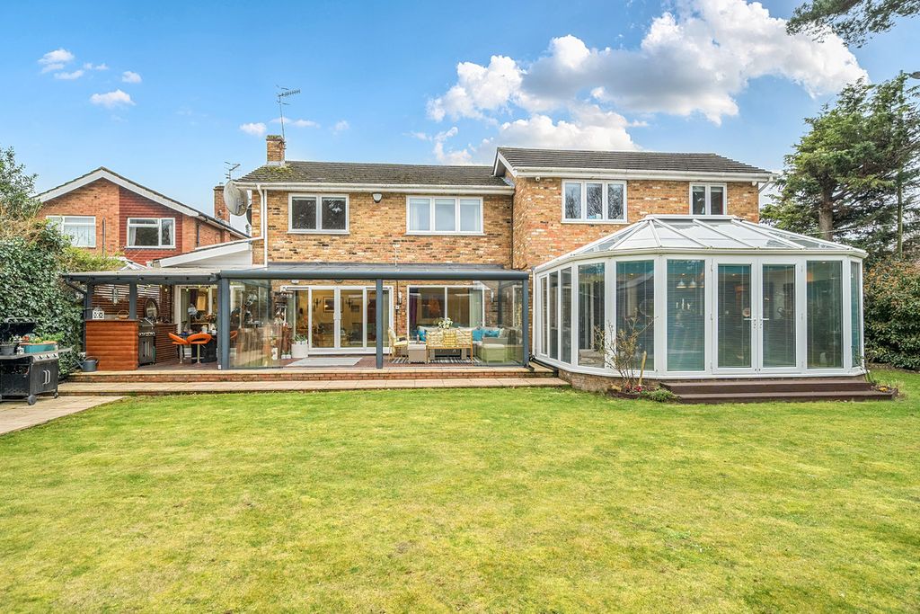 Property photo 2 of 27