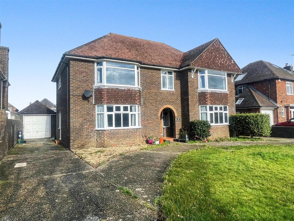 Property photo 1 of 12 Front