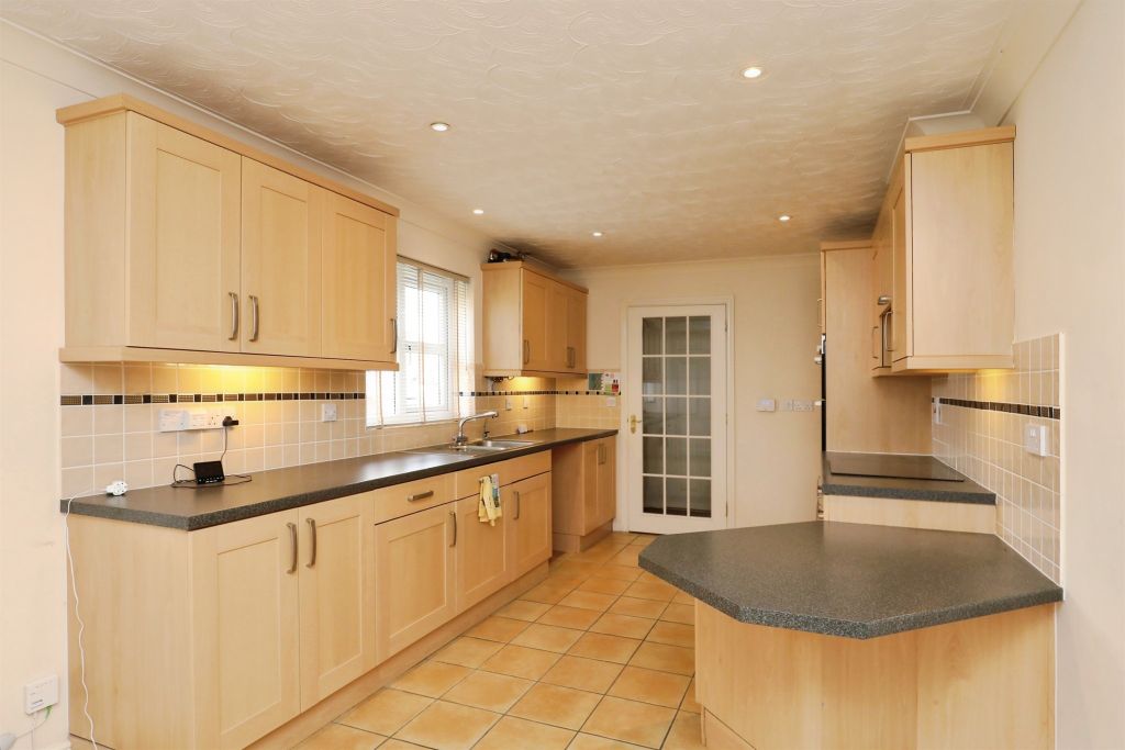 Property photo 3 of 17