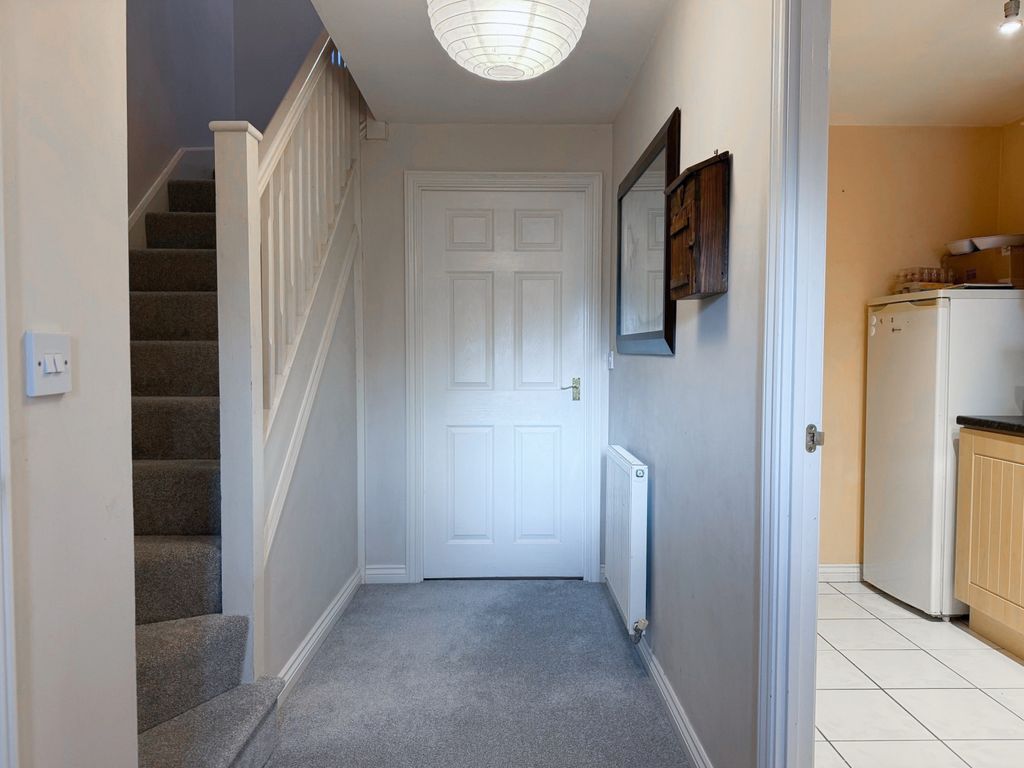 Property photo 2 of 10 Hallway.Jpg-1