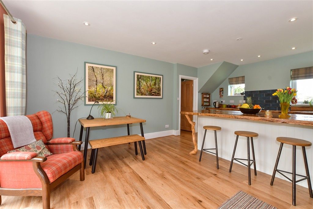 Property photo 2 of 11 Kitchen/Dining Room