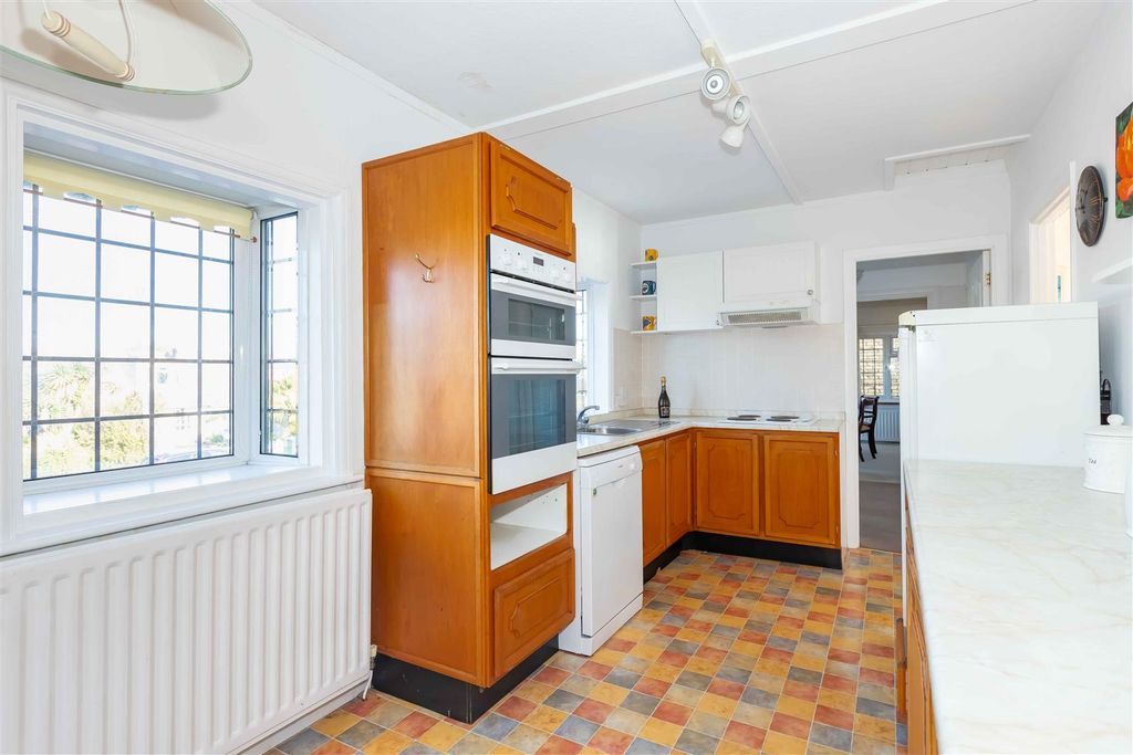 Property photo 3 of 30 Brightonrd-15.Jpg