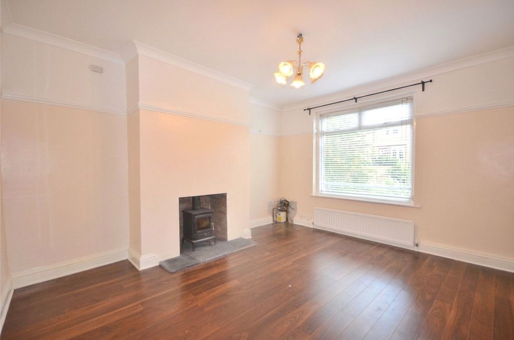 Property photo 1 of 9 Living Room