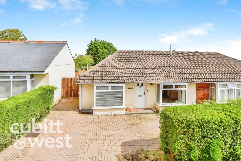 Property photo 2 of 11