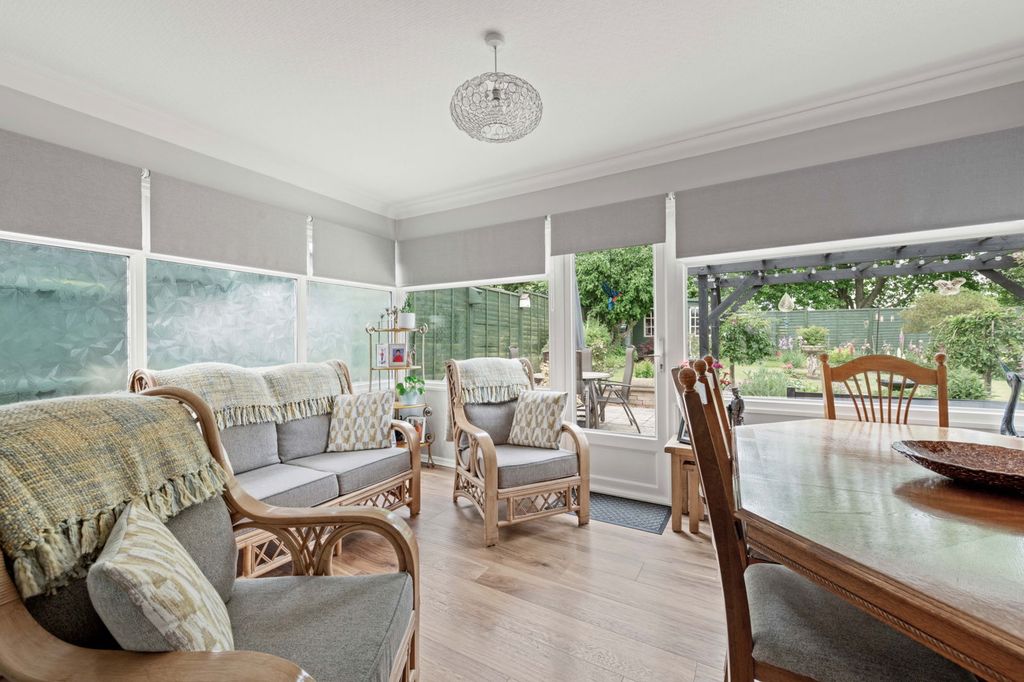 Property photo 3 of 31