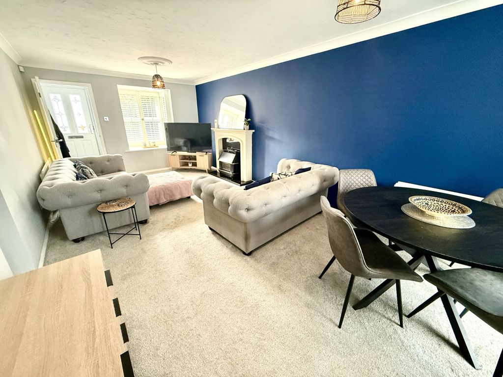 Property photo 3 of 11 Img_2058