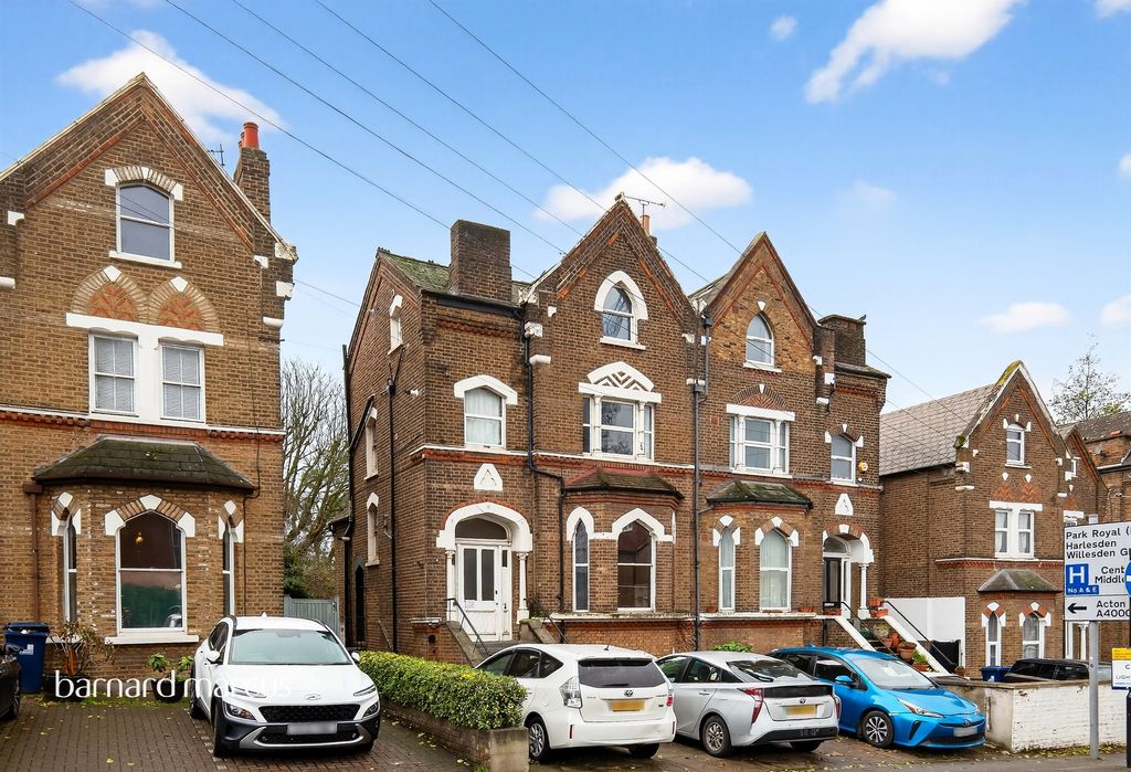 Property photo 2 of 16