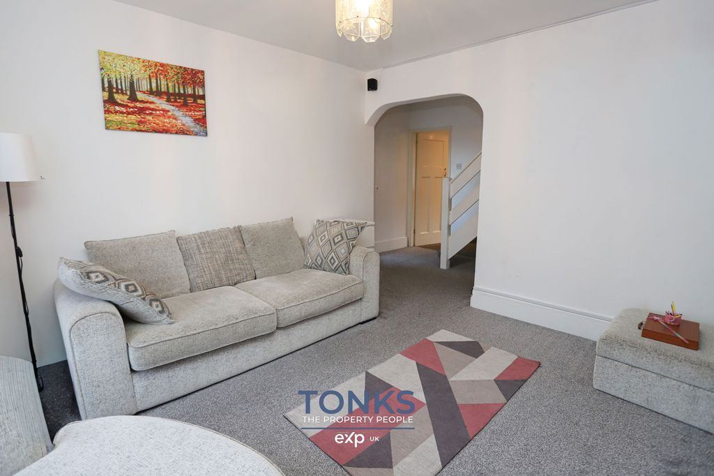 Property photo 3 of 13