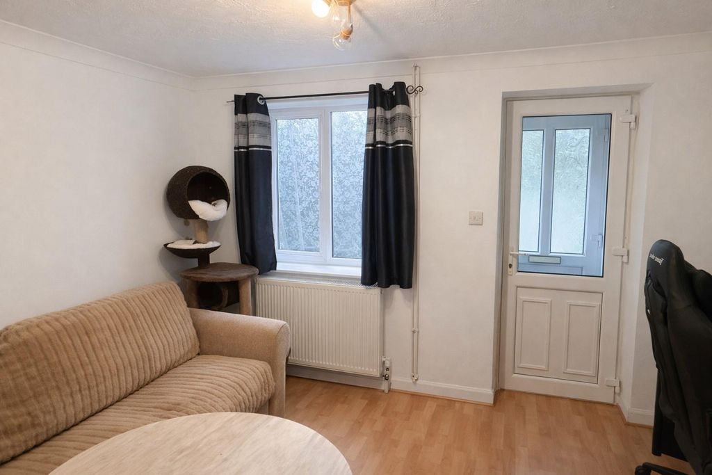 Property photo 2 of 7 Lounge