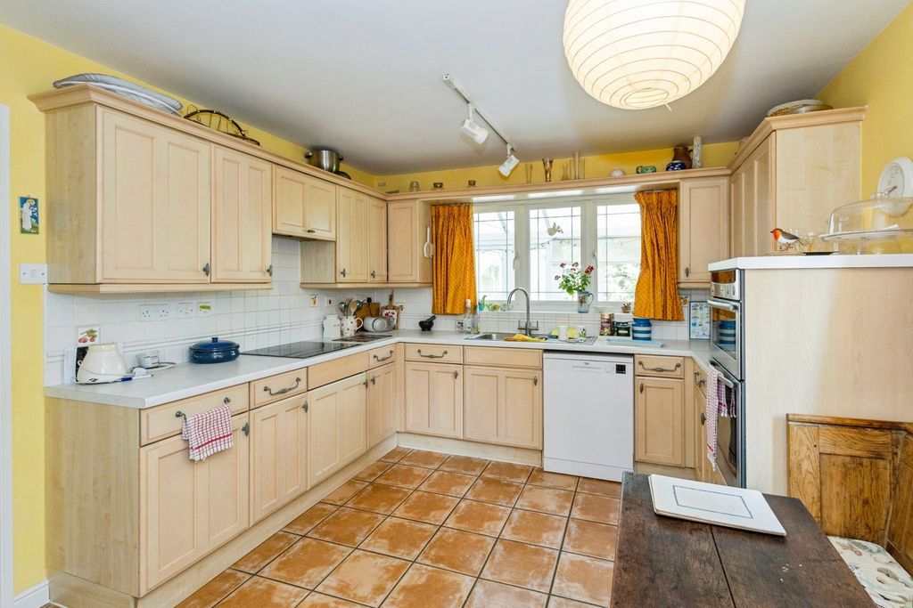 Property photo 3 of 16 Photo