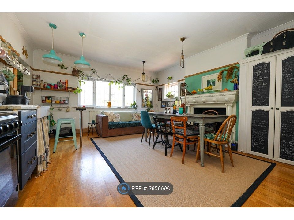 Property photo 1 of 15 Kitchen / Diner
