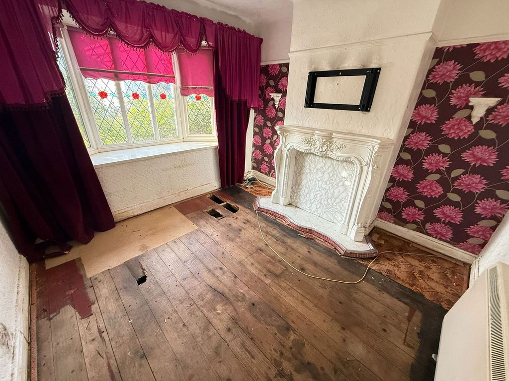 Property photo 2 of 17