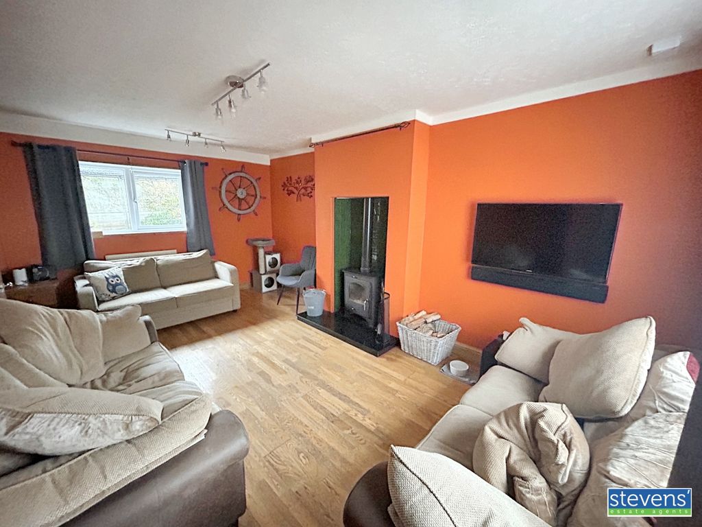 Property photo 2 of 25 Image00045