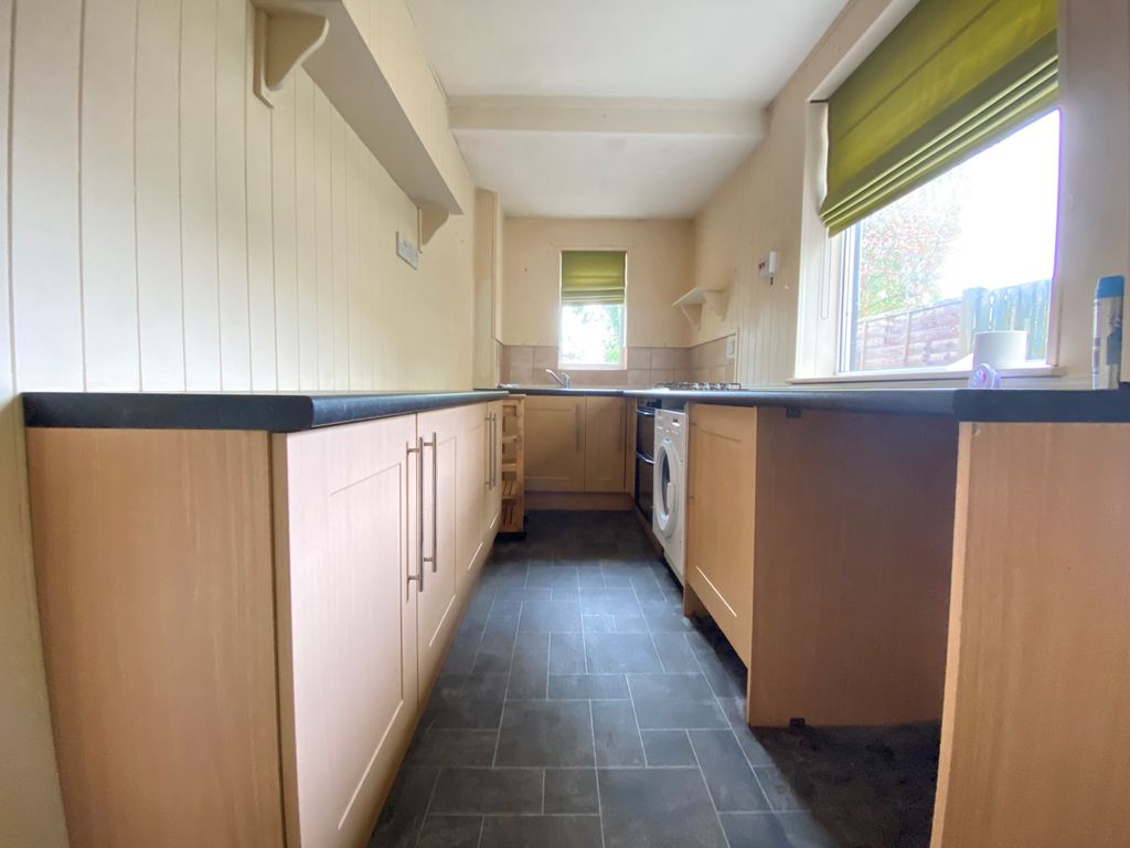 Property photo 3 of 8 Kitchen