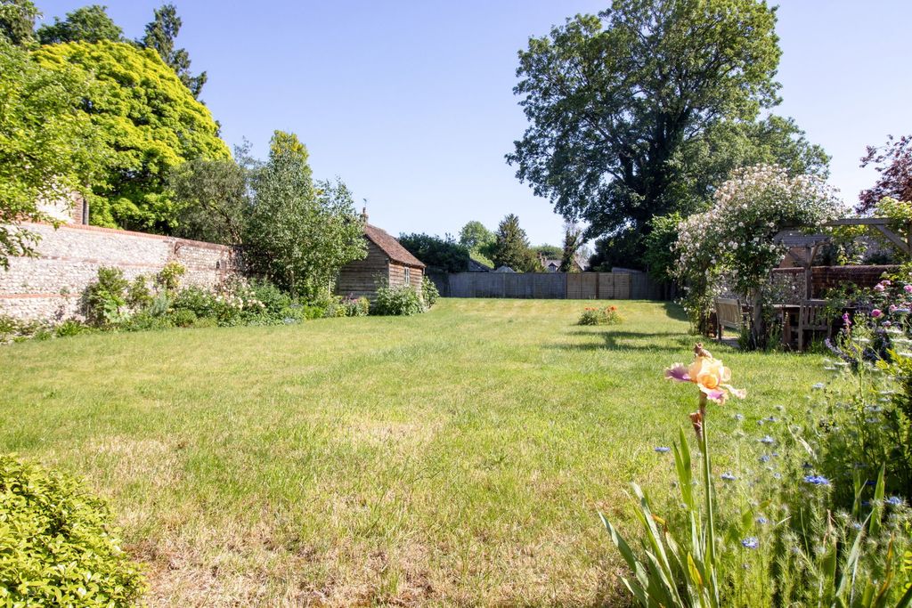 Property photo 3 of 34