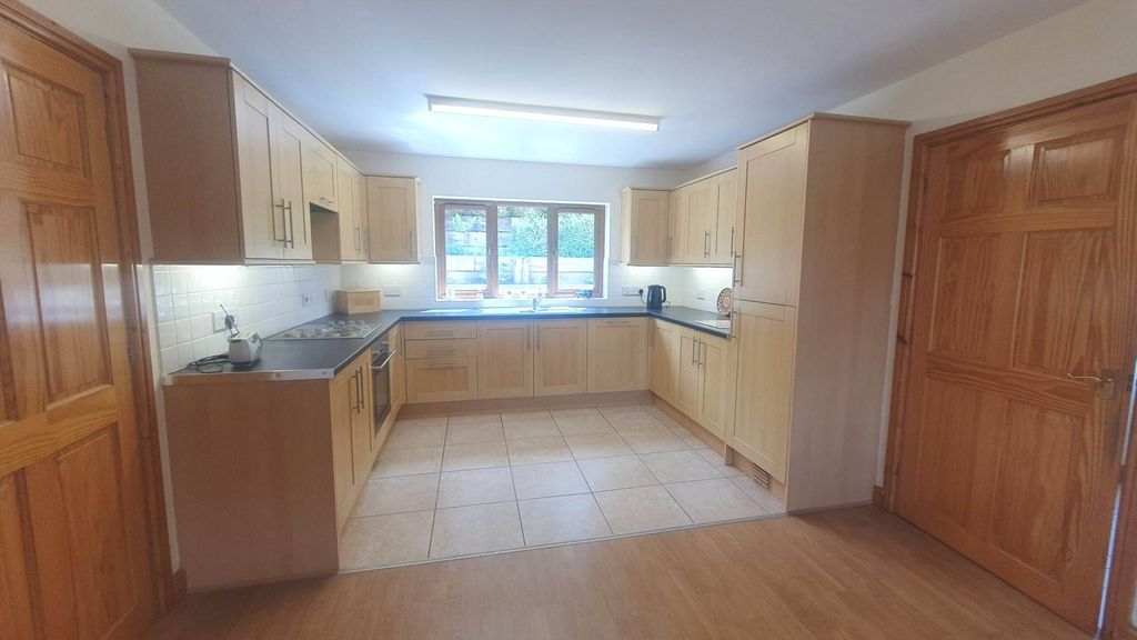 Property photo 3 of 35