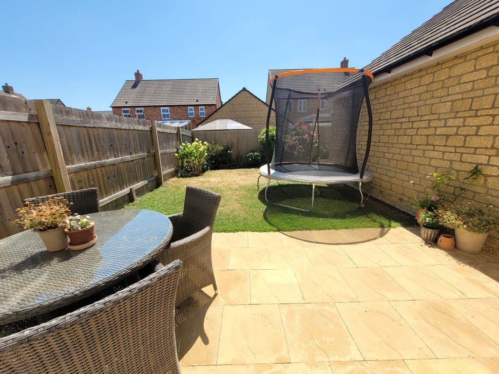 Property photo 3 of 16 1000052606