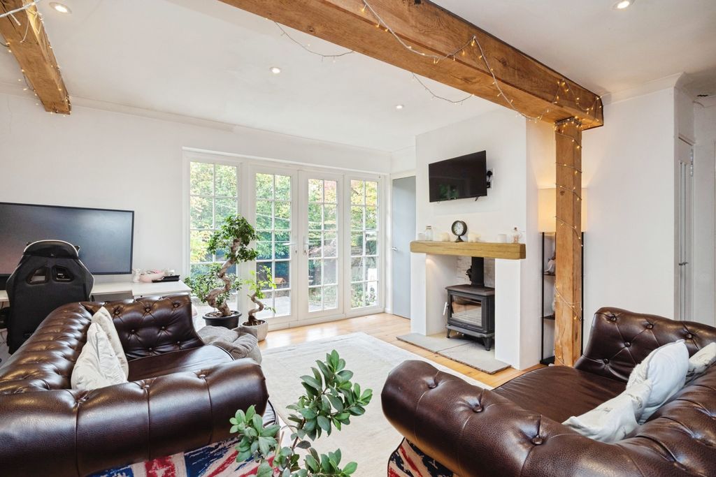 Property photo 2 of 17 Photo