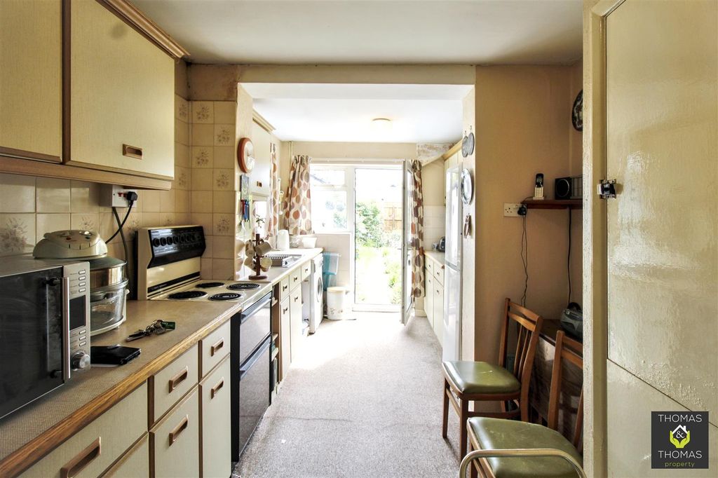 Property photo 3 of 11