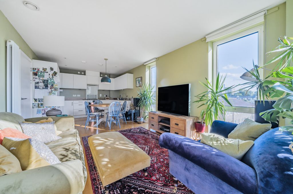 Property photo 3 of 11