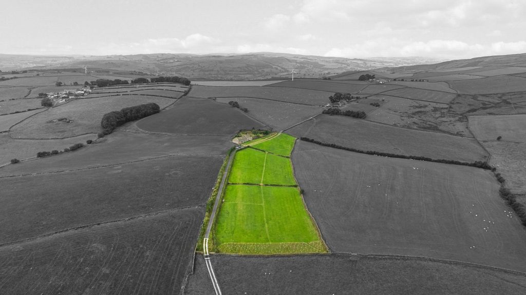 Property photo 3 of 32 Picture 3