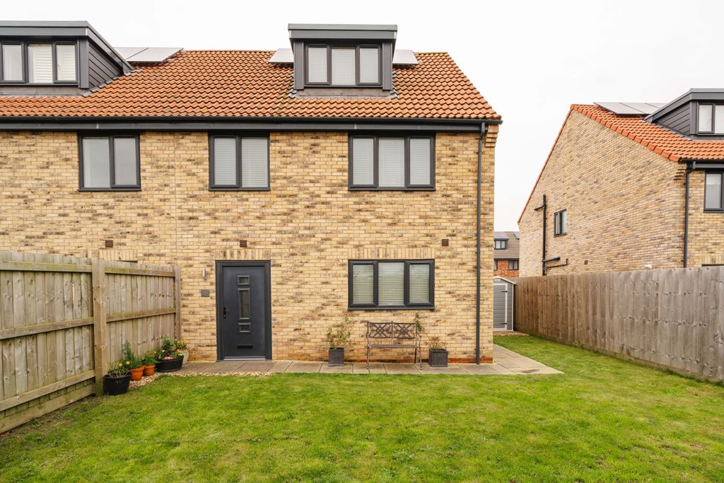 Property photo 2 of 22 3
