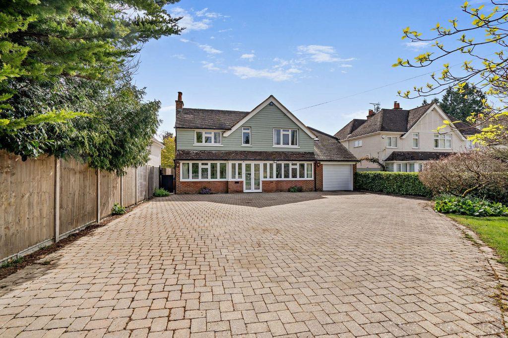 Property photo 1 of 14 Shortheath Road