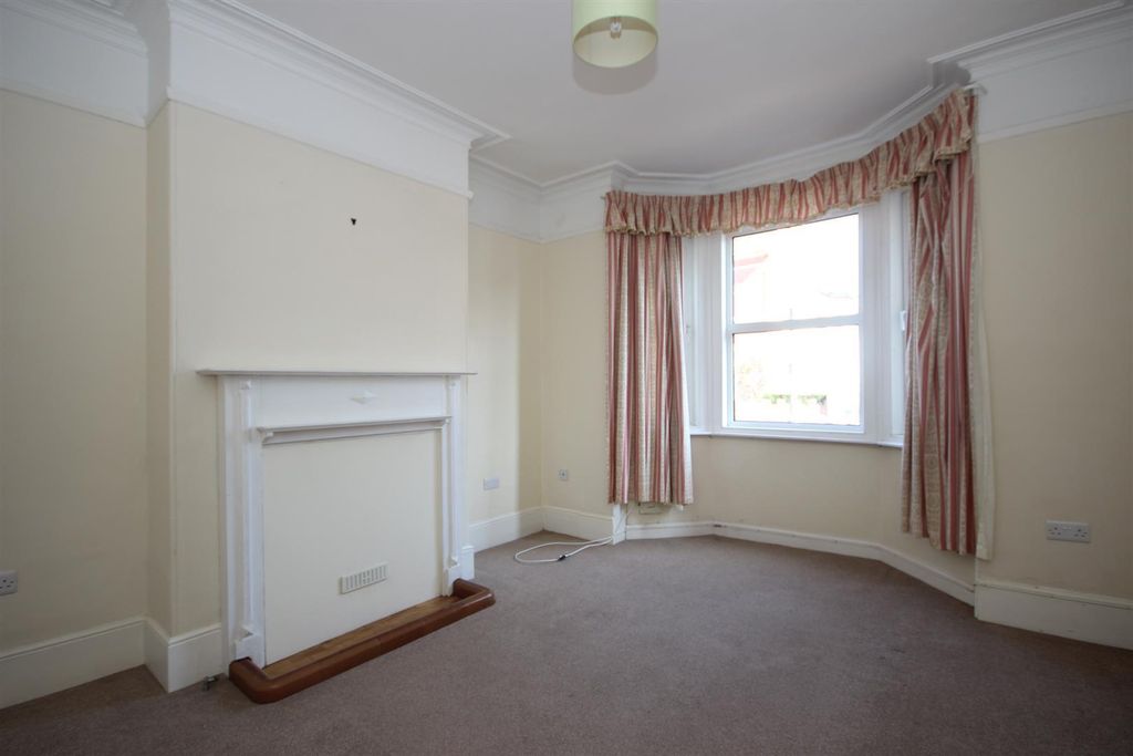 Property photo 2 of 9 Living Room.Jpg