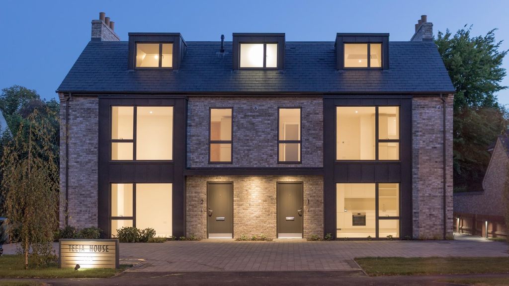 Property photo 1 of 7 Front