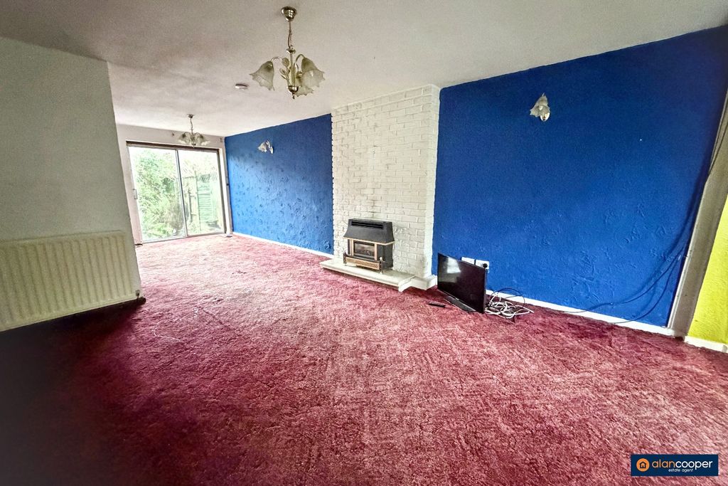 Property photo 2 of 14 4560056