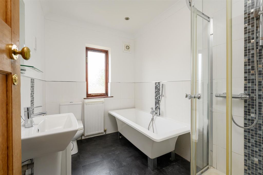 Property photo 2 of 15 Bathroom