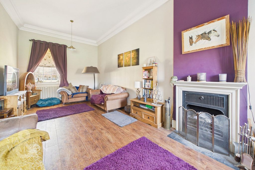 Property photo 2 of 35