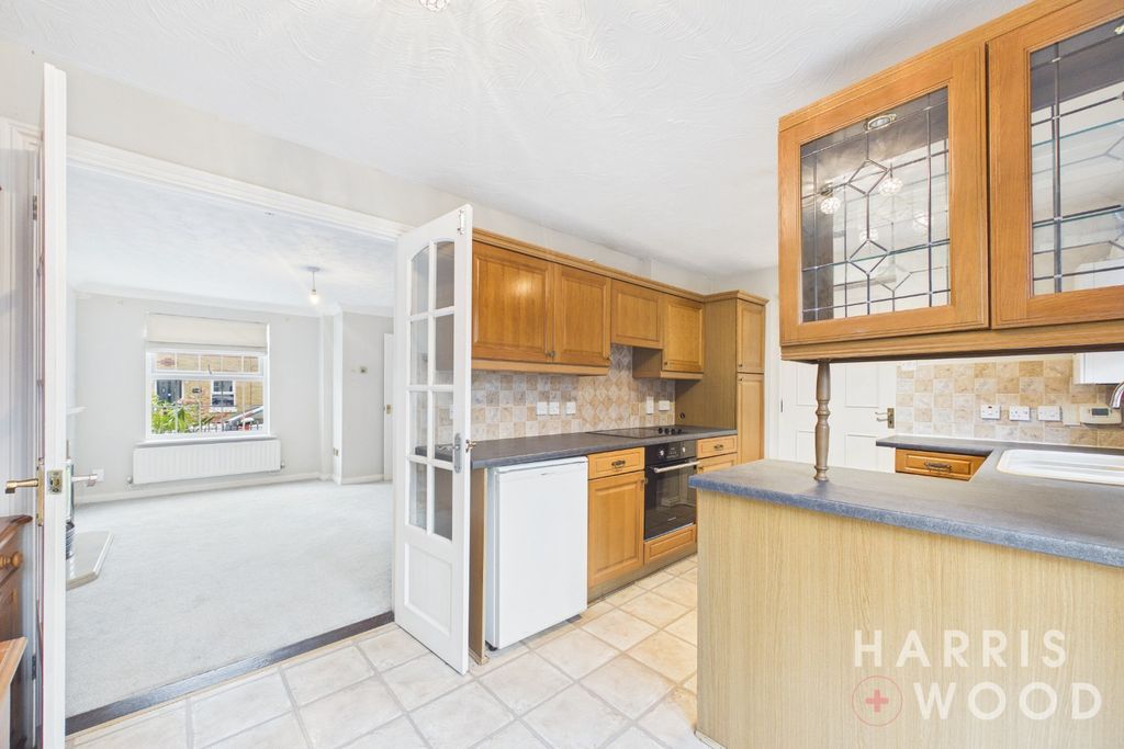 Property photo 2 of 19 5699842