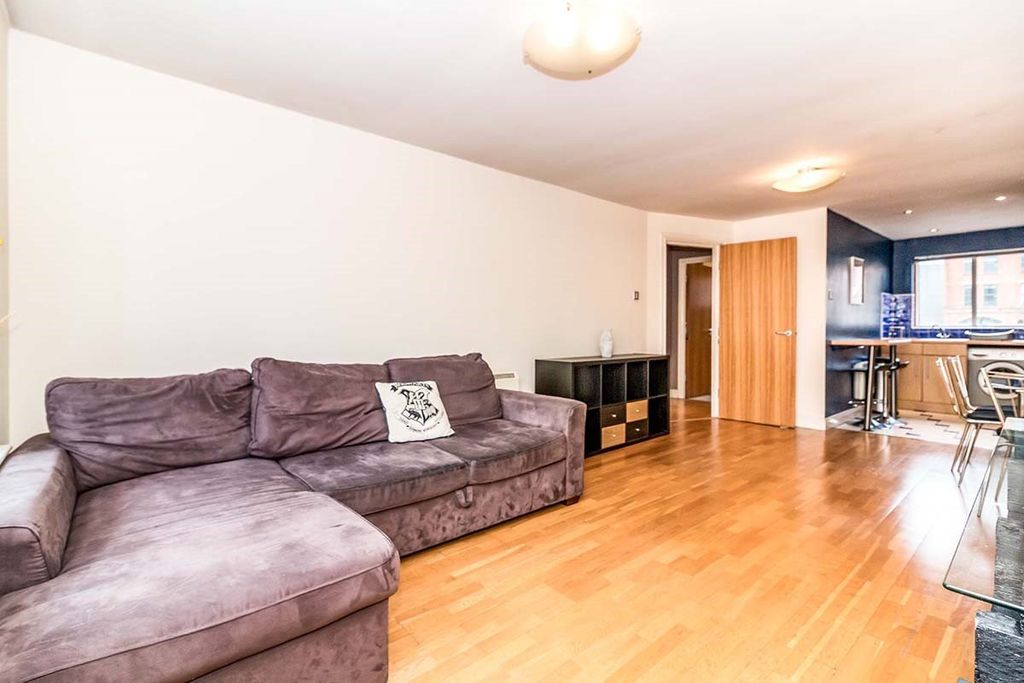 Property photo 2 of 9 Picture No. 12