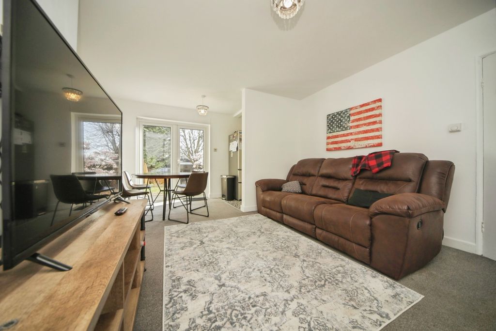 Property photo 3 of 13 Pbox-Img.Jpg