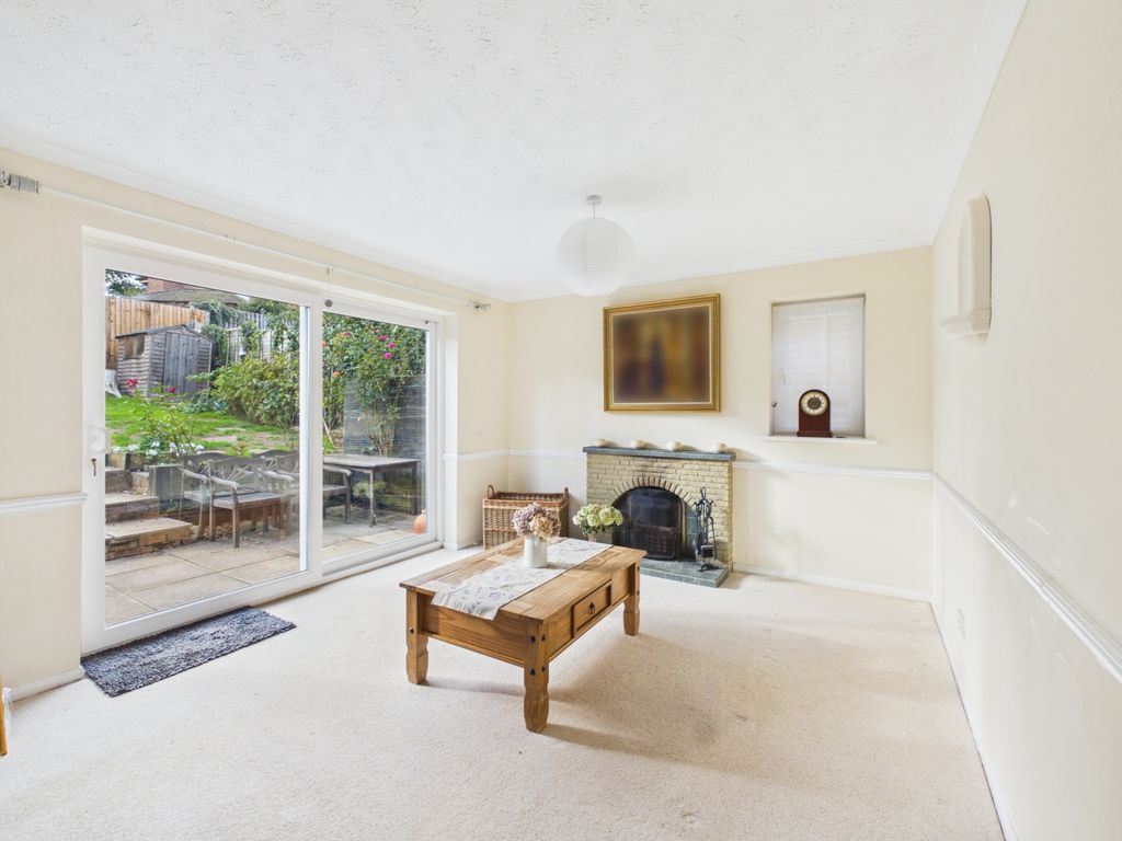 Property photo 3 of 12 Paddock Close