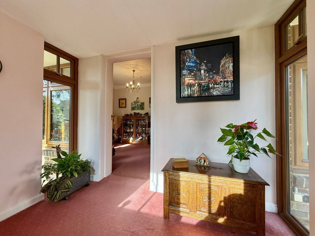 Property photo 2 of 46