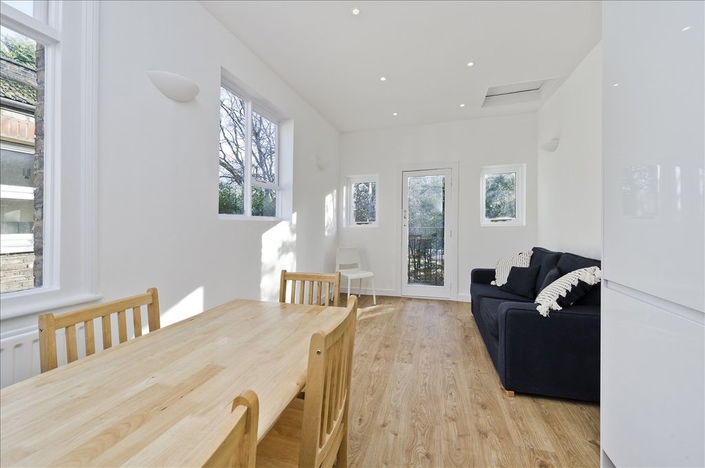 Property photo 1 of 8 Main Picture