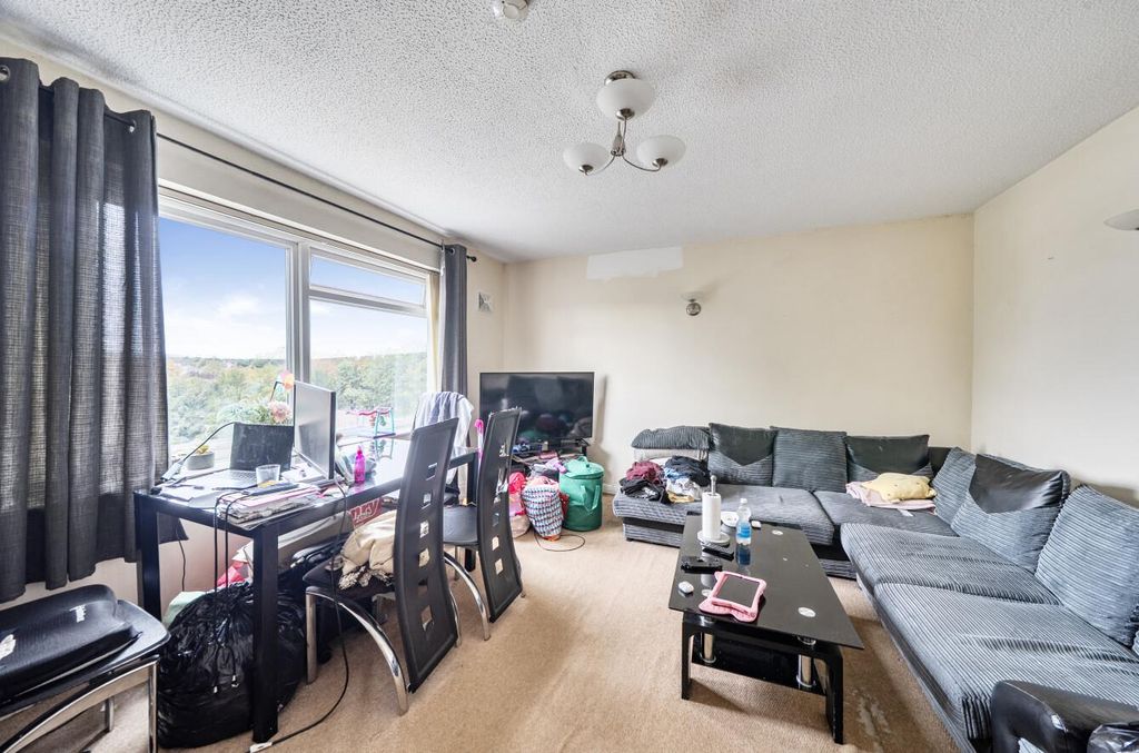 Property photo 2 of 8 -6Acd463103799-l-1528991 (3).Jpg
