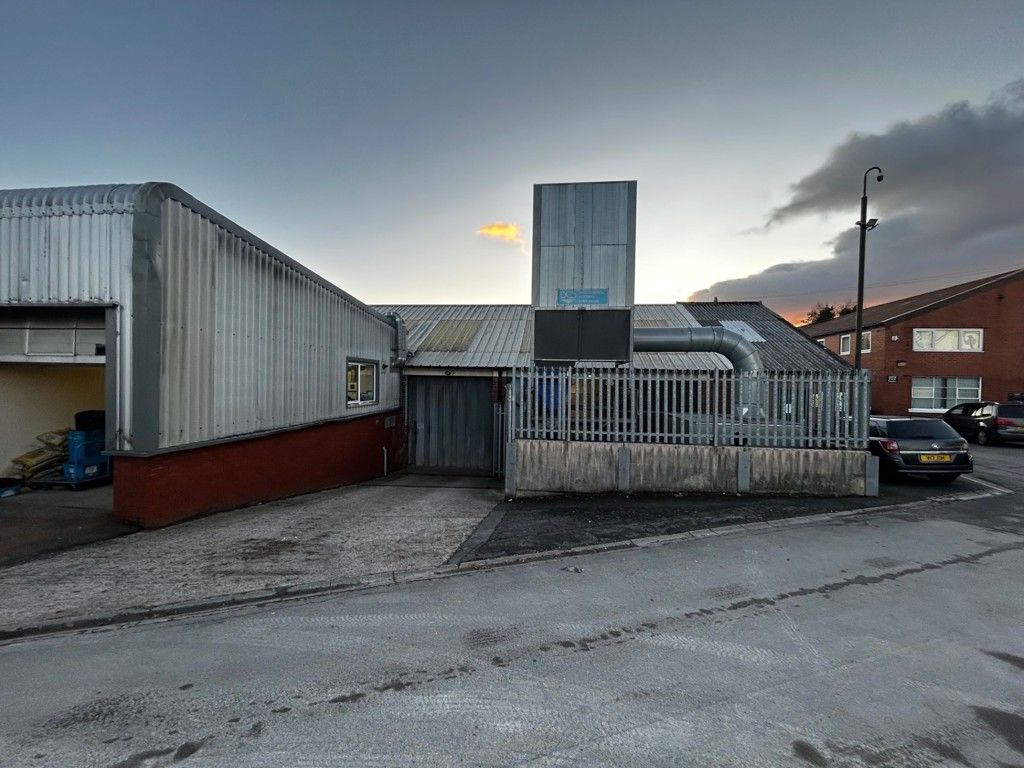 Property photo 3 of 9 Photo 9