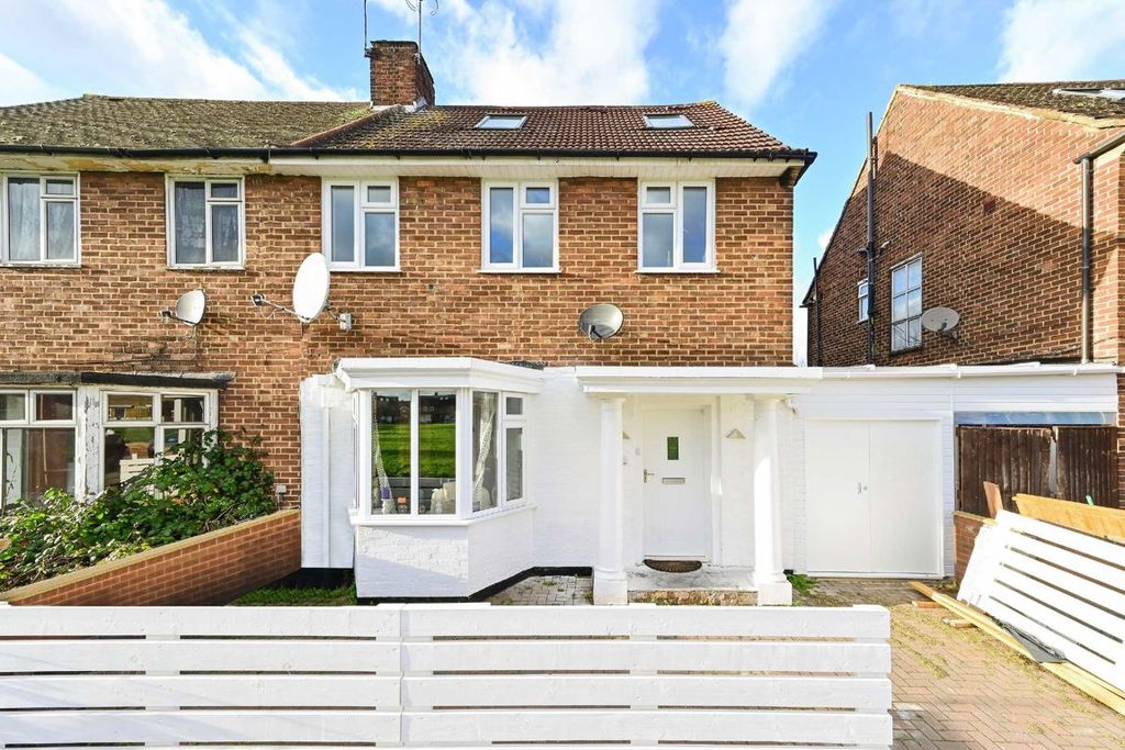 Property photo 2 of 9