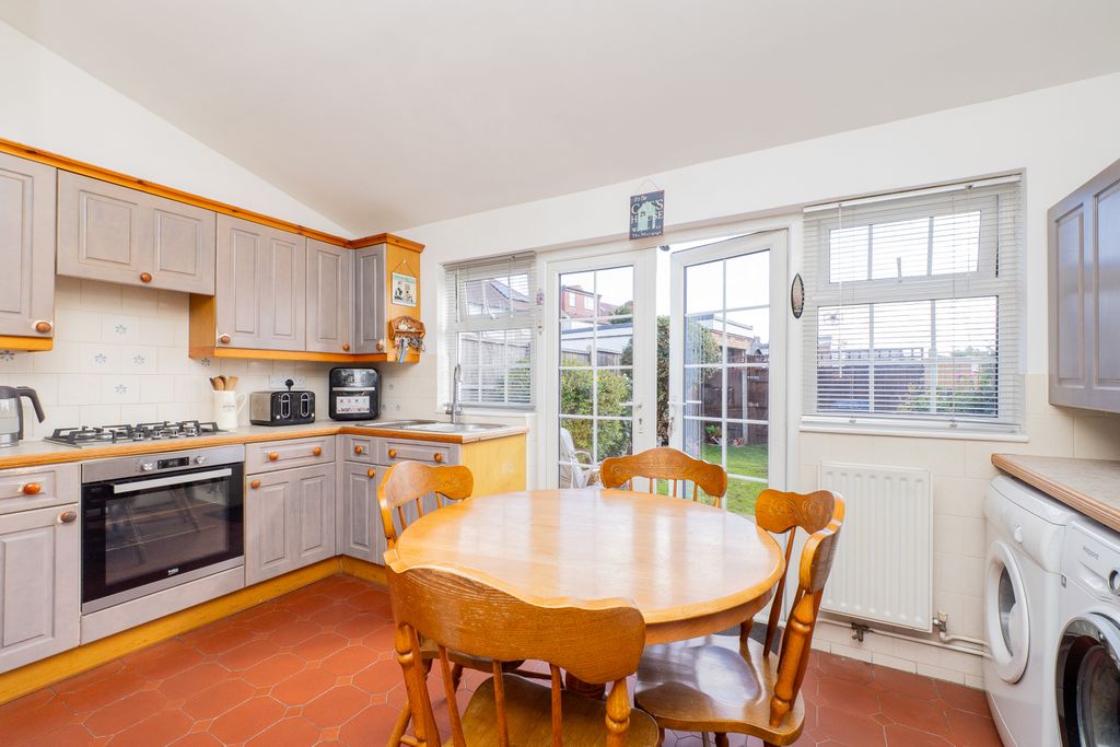 Property photo 3 of 13 Picture No. 02