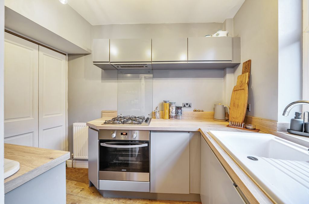 Property photo 2 of 22 Kitchen