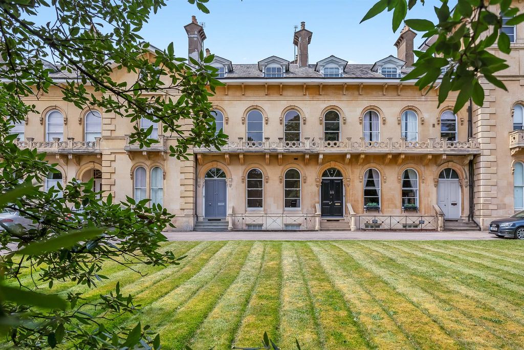 Property photo 1 of 22 Exterior Front