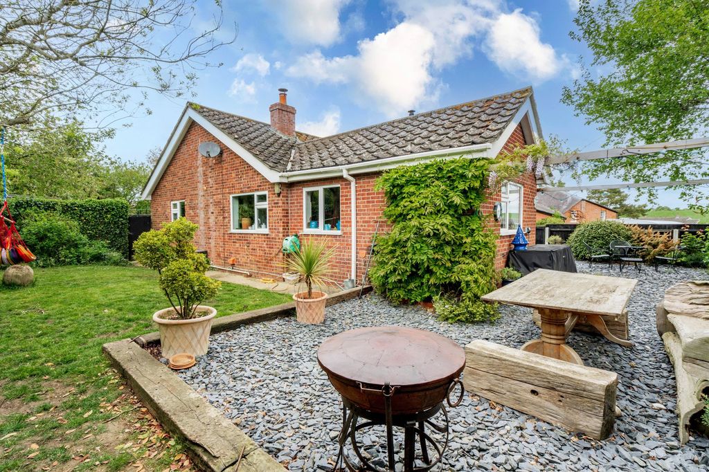 Property photo 1 of 28