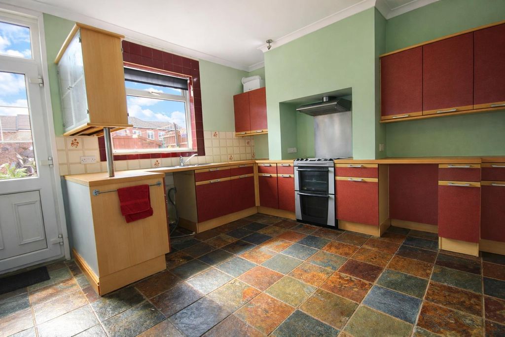 Property photo 3 of 8 Kitchen Dining Room
