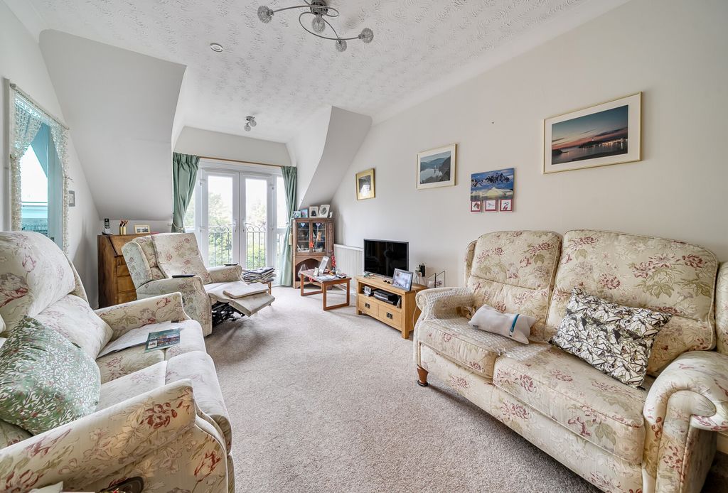 Property photo 2 of 9 1362387-6-68ee711...