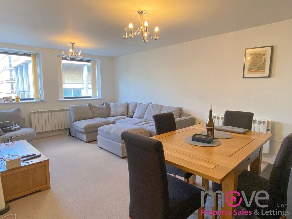 Property photo 1 of 8 Photo 9