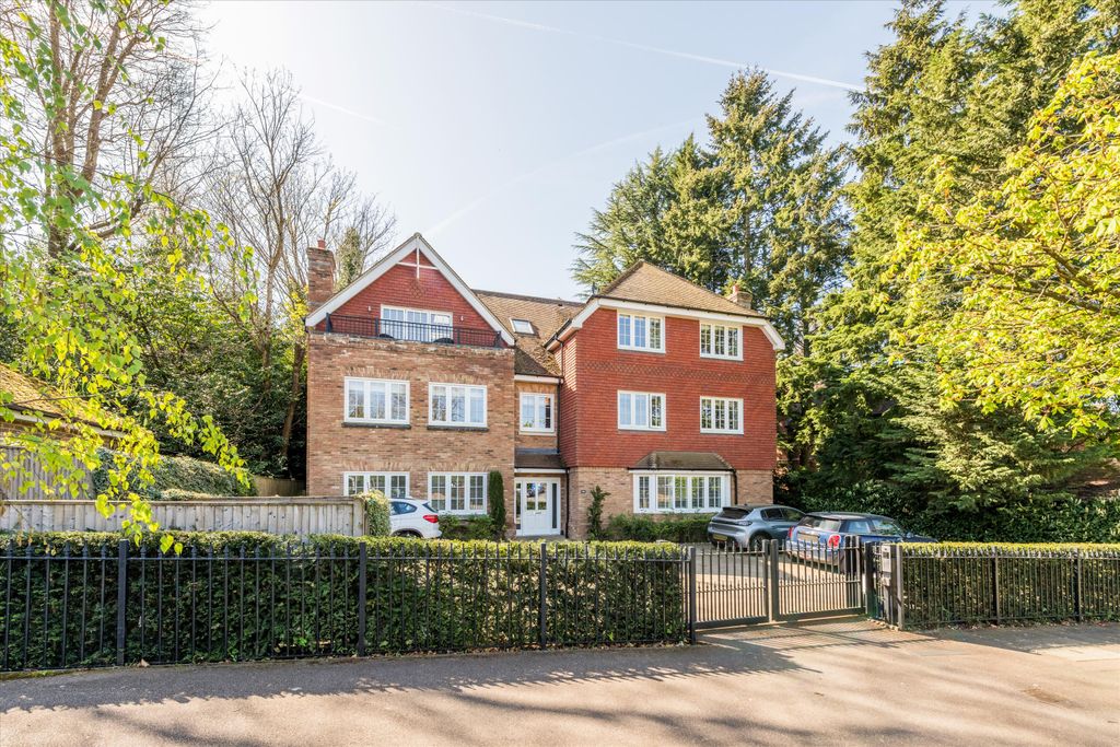 Property photo 1 of 14 External View