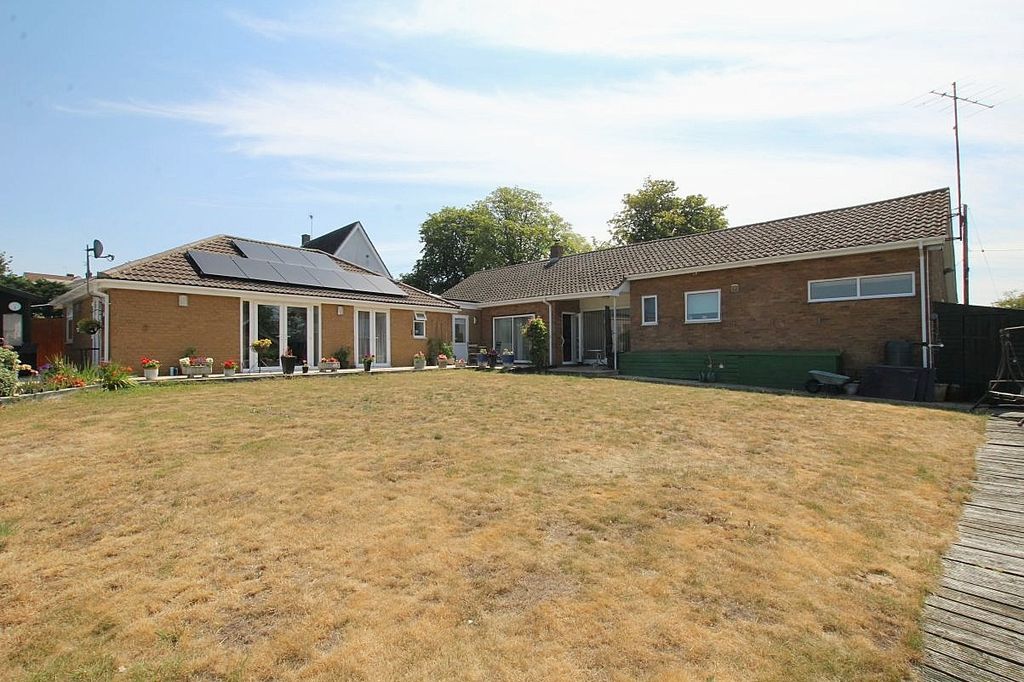 Property photo 3 of 40